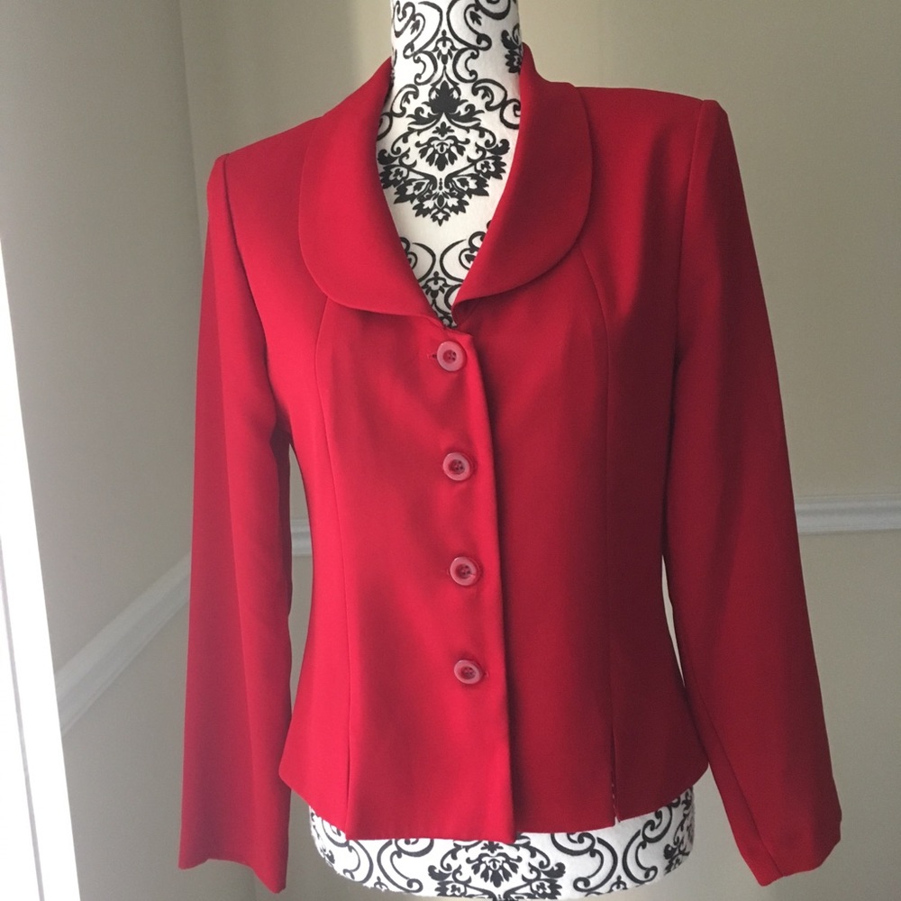Jessica Howard red Jacket